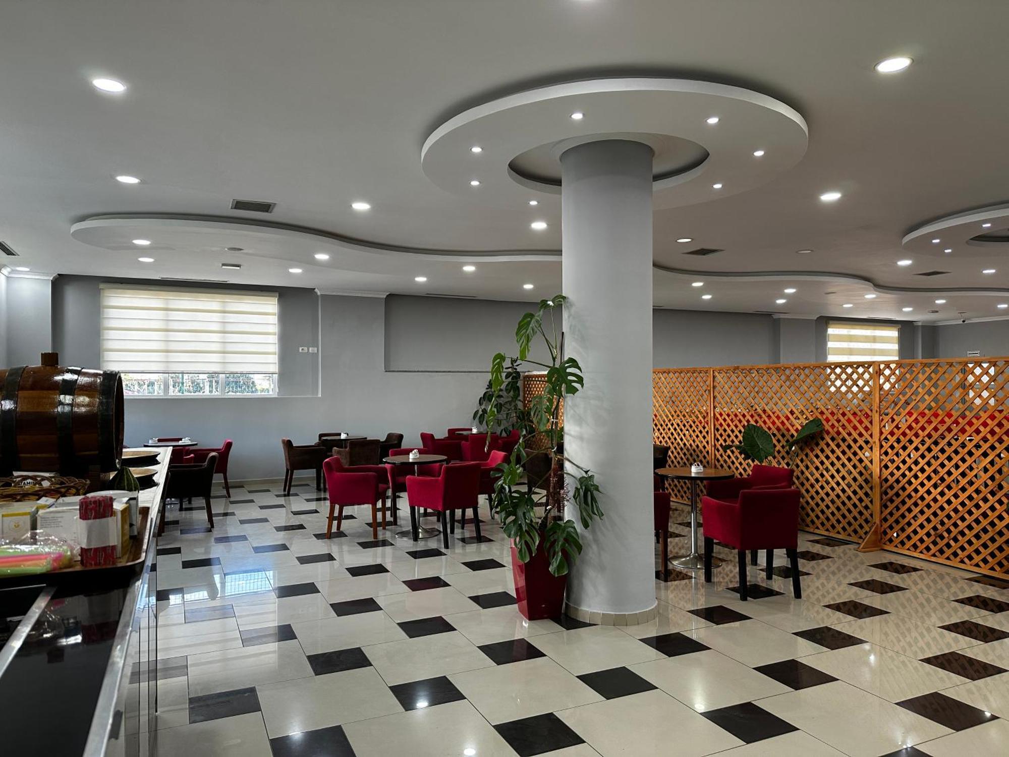 Hotel St.Pauli Shkodër Eksteriør billede